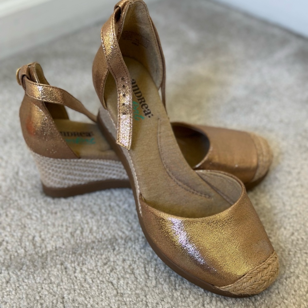 Andrea Confort espadrilles, size 6.5, gold